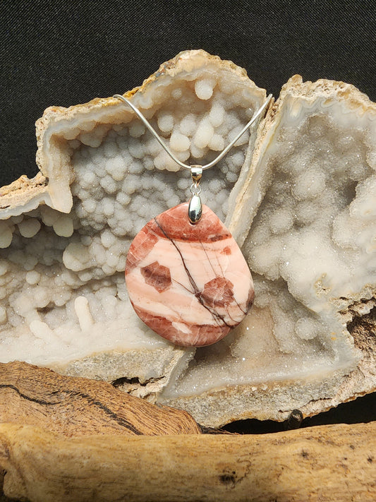 Mooseblood Kona Dolomite Pendant #106
