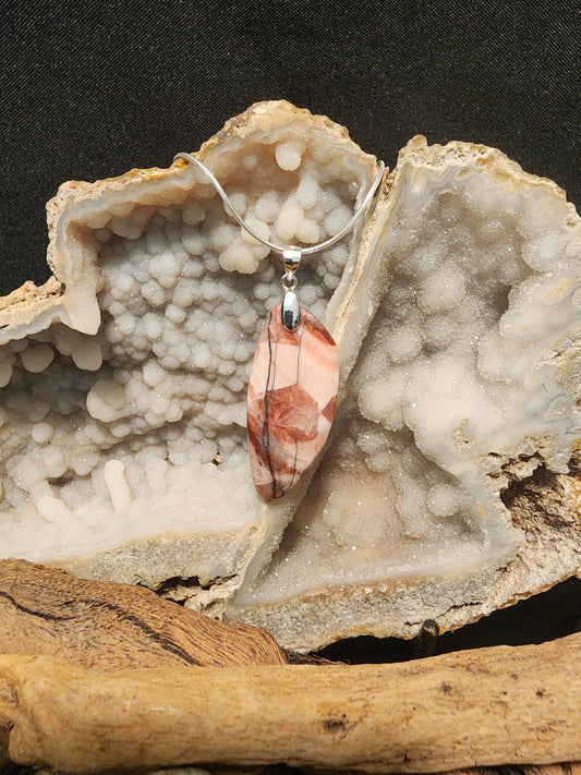 Mooseblood Kona Dolomite Pendant #109