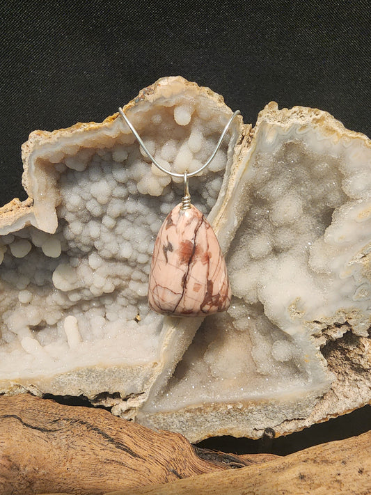 Mooseblood Kona Dolomite Pendant #104